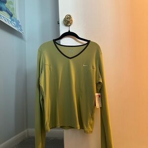 NWT ** Nike Women's Green Long Sleeve Top